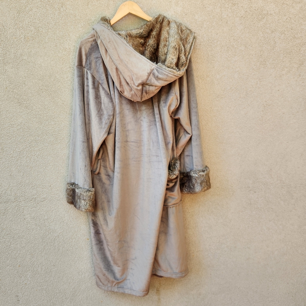 POTTERY BARN Intimates & Sleepwear Women's Robe Large Faux Fur Hood No Belt - Picture 6 of 16